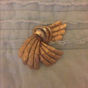 Vintage 70s brooch